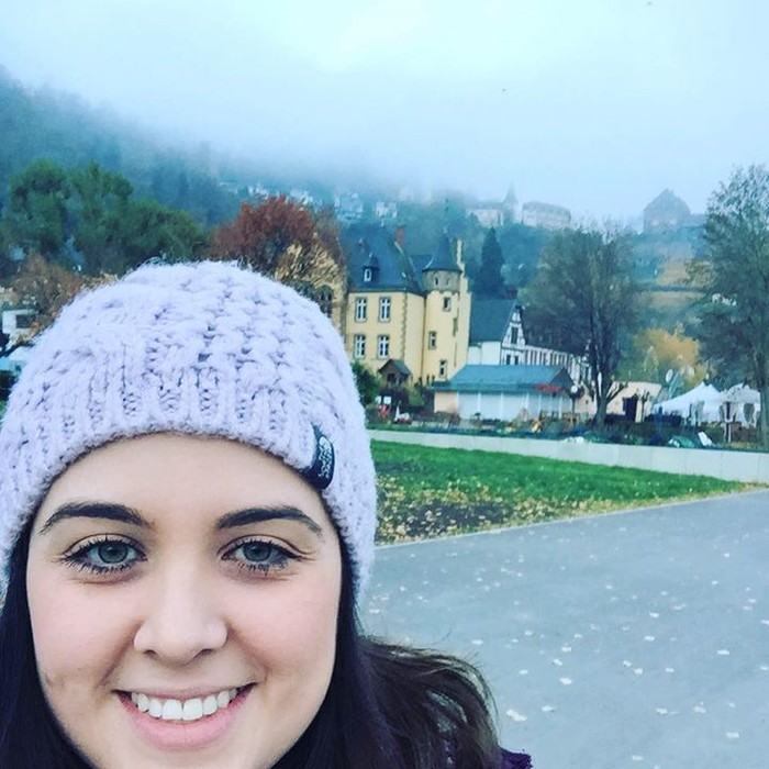 Wanita Ini Selamat dari Teror di Moulin Rouge