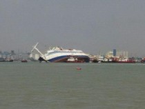 Cara Menyelamatkan Diri Saat Kapal Tenggelam, Jangan Lompat ke Air!