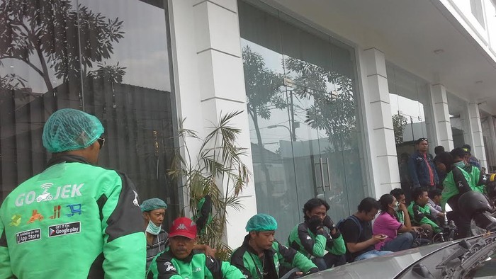 Driver Go-Jek Tak Takut Dipecat karena Unjuk Rasa di Kemang