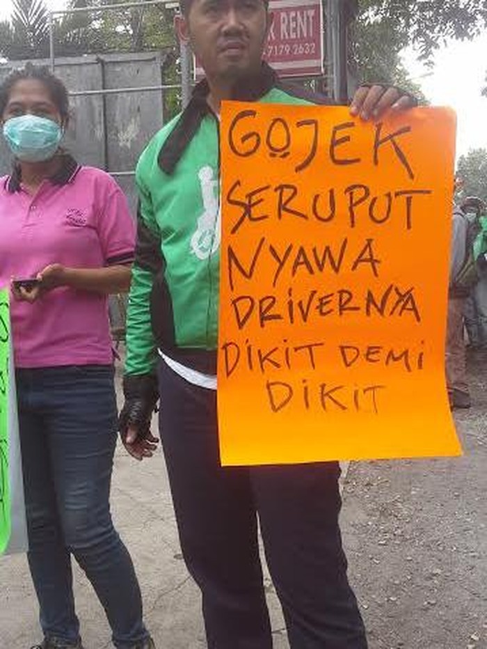 Rupa-rupa Alasan Driver Go-Jek Demo di Kemang