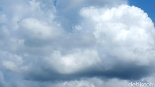 deretan awan panca roba musim panas ke musih hujan. dikhy sasra/ilustrasi/detikfoto