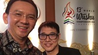 Nah, kalo yang ini Ahok yang nge-fans sih guys!
