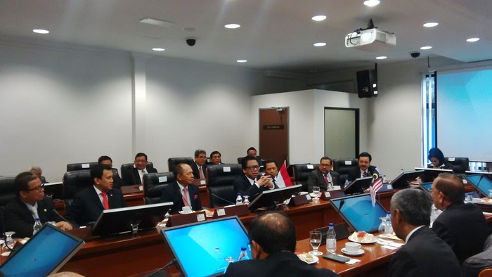 Kunjungan ke Kuala Lumpur, Tim Delegasi MPR Bertemu Senator Malaysia