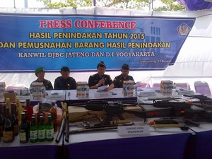 Ribuan Legging Dimusnahkan di Semarang