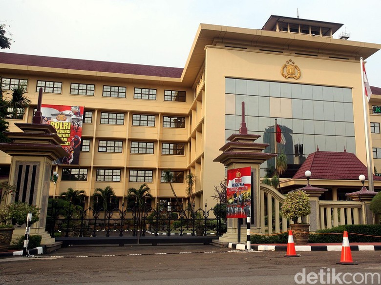 Diminta Ungkap Pemasang Bendera di Rumah Habib Rizieq, Ini Kata Polri Diminta Ungkap Pemasang Bendera di Rumah Habib Rizieq, Ini Kata Polri