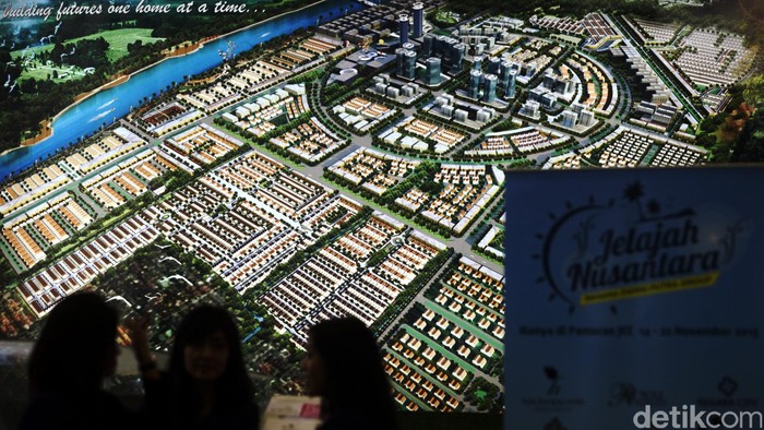 Ratusan perusahaan pengembang atau developer perumahaan terkemuka mengikuti Pameran Properti Real Estate Indonesia Expo (REI) 2015, Rabu (18/11/2015). Pameran tersebut akan berlangsung hingga 22 November 2015 mendatang di Hall A, di Jakarta Convention Center. Sedikinya 150 pengembang ikut meramaikan dan menawarkan berbagai tipe, model, dan desain hunian dengan harga mulai Rp 100-jutaan hingga Milliaran rupiah. Perusahaan pengembang juga menawarkan berbagai diskon, pilihan pembayaran, keringanan uang muka, dan hadiah langsung. (Foto: Rachman Haryanto/detikcom)
