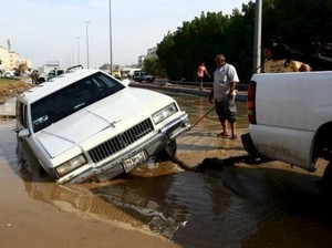 Jeddah Diguyur Hujan dan Angin Kencang, KJRI Beroperasi Normal