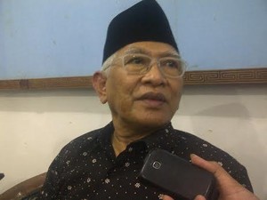 Gus Mus: Kalau Jadi Salat Jumat di Jalan Raya, ini Bidah Besar