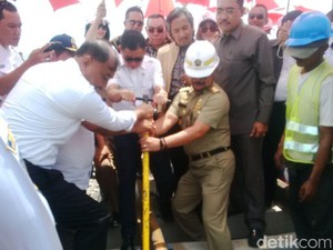 Menteri Jonan Tinjau Pembangunan Rel Kereta Api Trans Sulawesi
