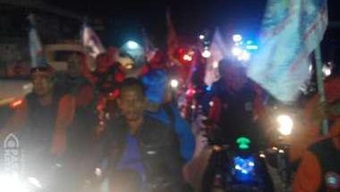 Mau Demo di Depan Istana Besok, Ratusan Buruh Longmarch dari Merak
