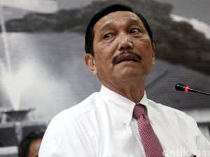 Harga Pertamax CS Naik, Luhut: Masa Camry Disubsidi