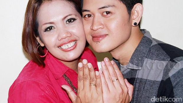Ultah Jupe di Makam, Putri Ely Sugigi Ngamuk di Instagram 