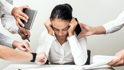 10 Kebiasaan Pakai Ponsel yang Bikin Tidak Produktif