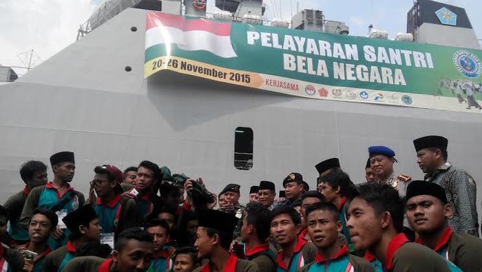 Serunya, Santri Bela Negara Sambil Berlayar dengan KRI Banda Aceh