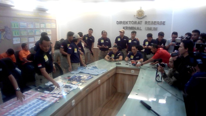 Peras WN Taiwan Rp 10 Miliar, 8 Orang Diciduk Polisi