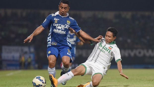 Firman Utina pernah berkostum Persib Bandung selama tiga musim.