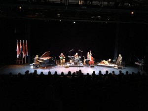 Pesan Indonesia Modern di Jazz Dwiki Dharmawan