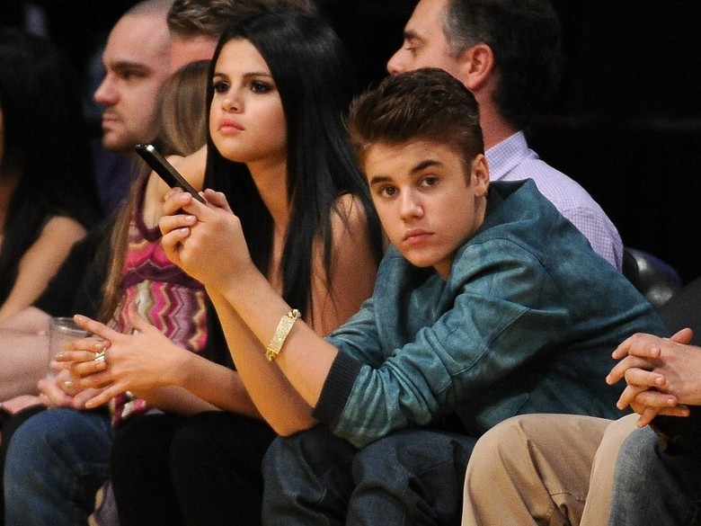 Jelang Valentine, Justin Bieber dan Selena Gomez Liburan Bareng Jelang Valentine, Justin Bieber dan Selena Gomez Liburan Bareng