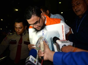 Usai Diperiksa 9 Jam, Eks Wakil Ketua DPRD Sumut Resmi Ditahan KPK