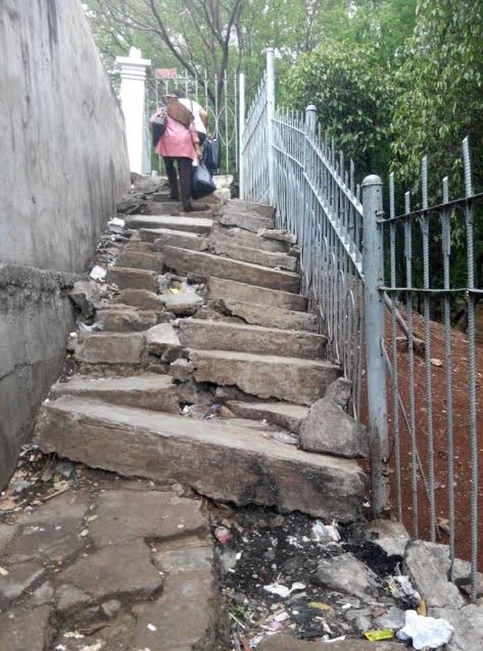 Ahok Ditantang Bereskan JPO di Jatinegara yang Merisaukan Warga