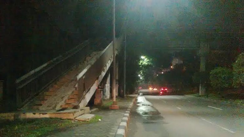 Begini Suasana JPO Lebak Bulus Lokasi Pemerkosaan Saat Malam Hari Begini Suasana JPO Lebak Bulus Lokasi Pemerkosaan Saat Malam Hari