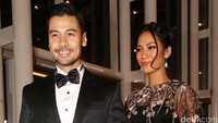 Chicco Jerikho dan Tara Basro tampil serasi.