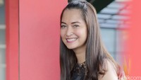 Wara-wiri tampil di tivi tak membuat Anne lantas meyakini dirinya terkenal.