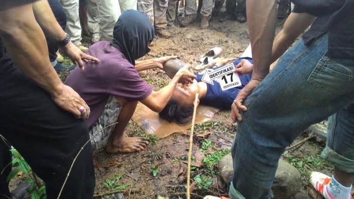 Usai Bunuh Siswi MTs, Anwar Ikut Sibuk Urus Pemakaman