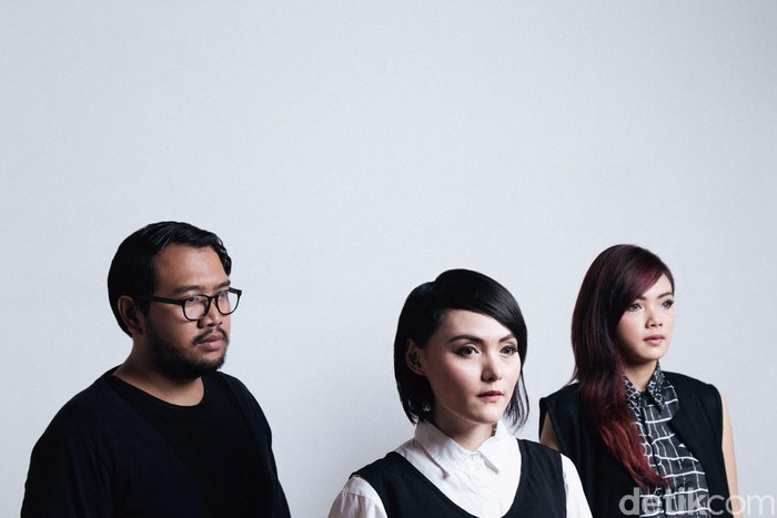 Gaet Gitaris Bugerkill, Homogenic Rilis Versi Lain This Too Shall Pass