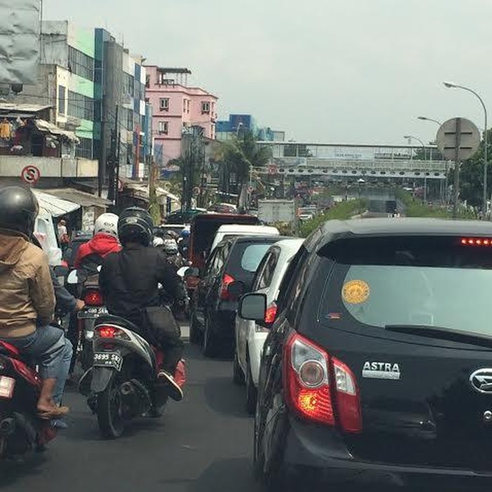 Imbas Wisuda di Balai Sudirman Macetnya Kemana-mana, ini Penampakannya