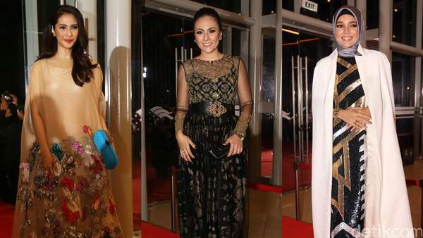 Keanggunan Para Artis di Red Carpet FFI 2015 Keanggunan Para Artis di Red Carpet FFI 2015