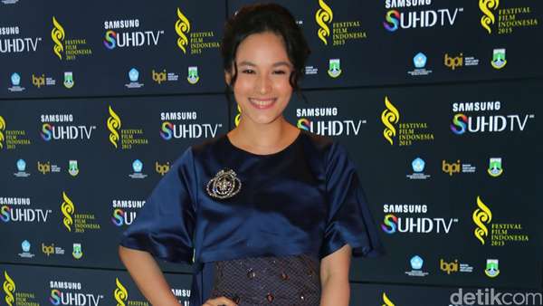 Keanggunan Para Artis di Red Carpet FFI 2015 Keanggunan Para Artis di Red Carpet FFI 2015