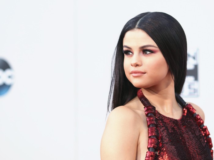 Selena Gomez Ingin Pacaran dengan Pria Lebih Tua