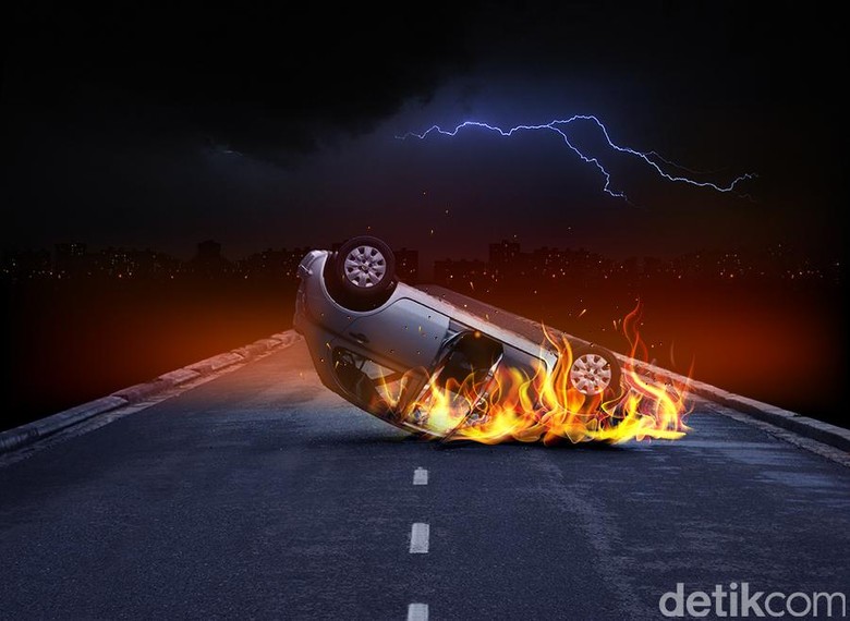 Ilustrasi mobil terbakar. Foto: Luthfy Syahban Ilustrasi mobil terbakar. Foto: Luthfy Syahban