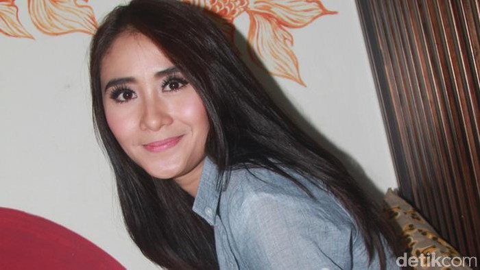 Shireen Sungkar Carikan Jodoh Buat Ryana Dea