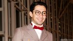Gaya Reza Rahadian Berkain Tenun Ikat di FFI 2015