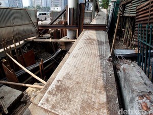 Perbaikan JPO Polda-Senen yang Rusak karena Demo Selesai November 2025