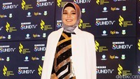 Dewi Sandra.