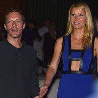 Sebelum bercerai pada 2016, Gwyneth Paltrow dan Chris Martin dikabarkan menjalin open relationship. Jika Chris tak setia, Gwyneth tak terlalu peduli. Dia tak pernah cemburu atau mengekang. Filosofinya, Kami sudah dewasa dan bisa menentukan pilihan masing-masing, ujar seorang sumber kepada Access Hollywood tentang hubungan mereka. (Foto: Charley Gallay/Getty Images for Entertainment Industry Foundation)
