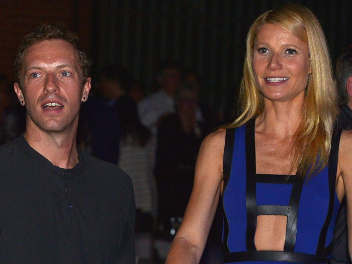 CULVER CITY, CA - JANUARY 28:  Singer/Songwriter Chris Martin (L) and actress Gwyneth Paltrow attend Hollywood Stands Up To Cancer Event with contributors American Cancer Society and Bristol Myers Squibb hosted by Jim Toth and Reese Witherspoon and the Entertainment Industry Foundation on Tuesday, January 28, 2014 in Culver City, California.  (Photo by Charley Gallay/Getty Images for Entertainment Industry Foundation)