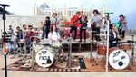 Begini Penampilan Ariel, Giring, Momo, dan Rian Jadi Drumer