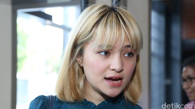 Marshanda Eksis Berambut Pirang, Yay or Nay?