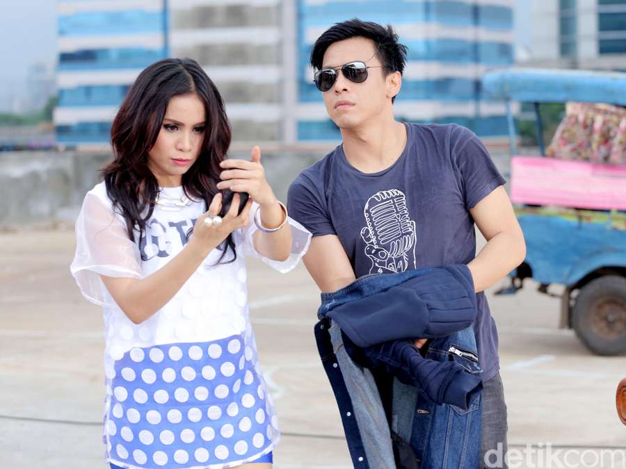 Momo dan Ariel: Selfie Dulu Ah