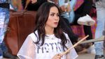 Begini Penampilan Ariel, Giring, Momo, dan Rian Jadi Drumer
