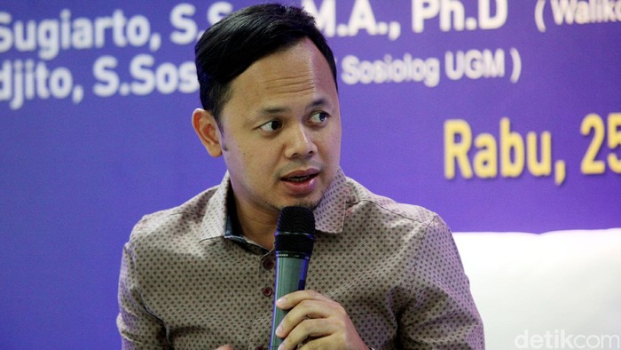 Dalam rangka Hari Bakti PU ke-70, Perpustakaan Kementerian PUPR menggelar diskusi Majalah Kiprah, di Gedung Kementerian PUPR, Jakarta, Rabu (25/11/2015). Dalam diskusi tersebut hadir sebagai pembicara Walikota Bogor, Bima Arya Sugiarto. Rengga Sancaya/detikcom.