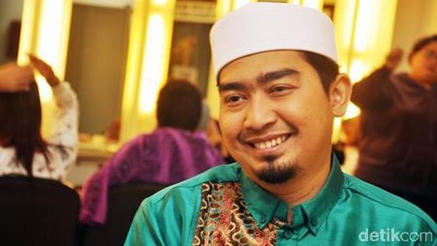 Ustad Solmed Ditahan Polisi Singapura dan Yana Zein Meninggal Dunia