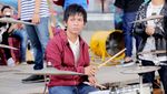 Begini Penampilan Ariel, Giring, Momo, dan Rian Jadi Drumer