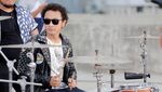 Begini Penampilan Ariel, Giring, Momo, dan Rian Jadi Drumer