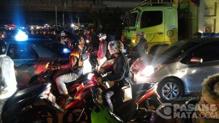 Imbas Kecelakan Truk yang Menabrak Pemotor, Kalimalang Macet Parah