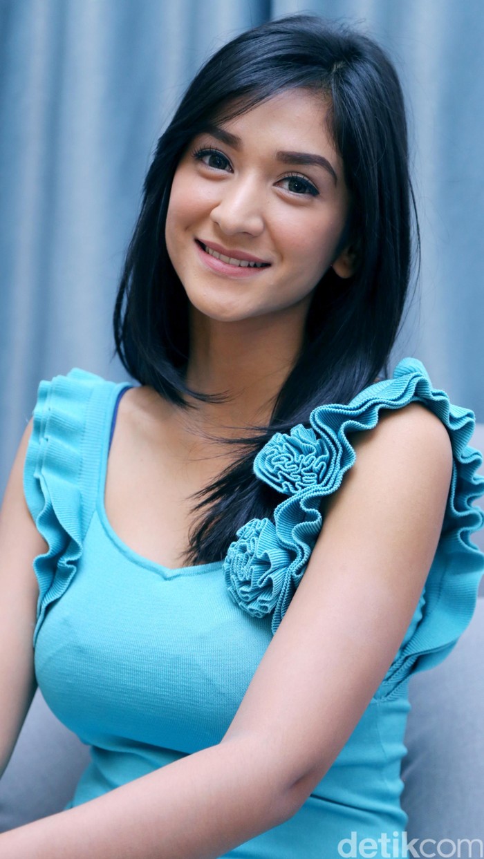 Punya Wajah Nanggung, Fanny Ghassani Sulit Tembus Film